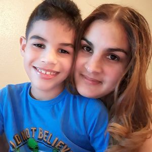 Meet your Posher, Leannis